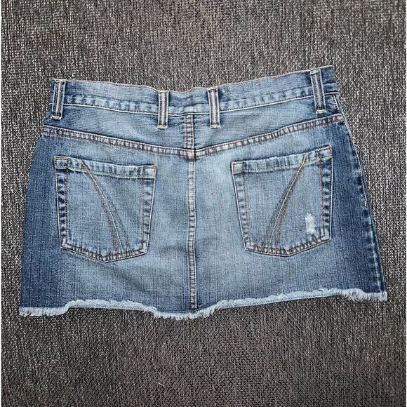 Mossimo Denim‎ Women’s Denim Distressed Mini Skirt Size 7 - Picture 5 of 9